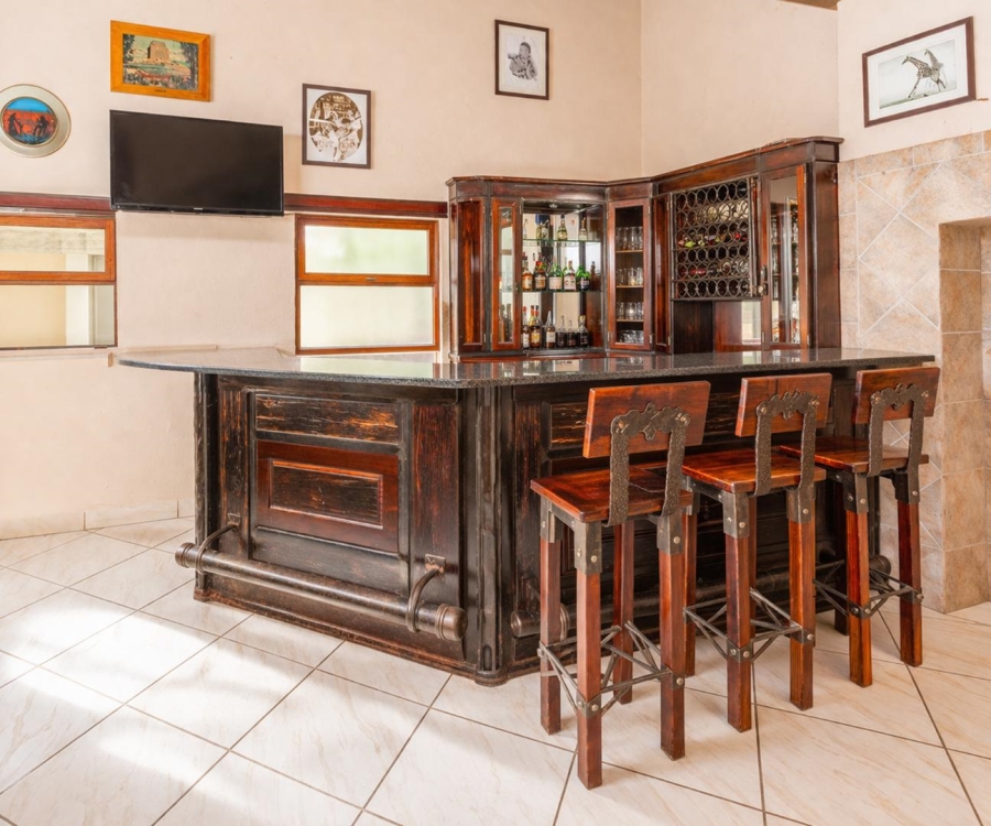 5 Bedroom Property for Sale in Melodie North West